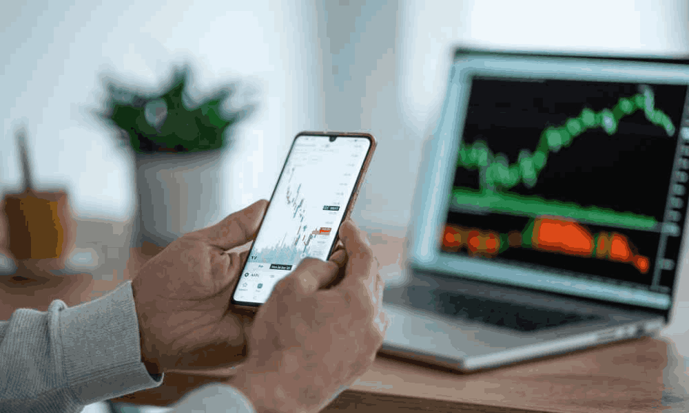 Chỉ báo Alligator là gì? Cách áp dụng chỉ báo Alligator trong forex 4 Kết hợp với các chỉ báo khác