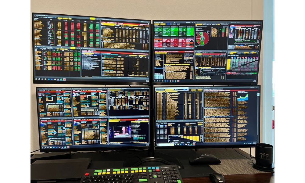 Bloomberg là gì? Có nên sử dụng thông tin từ Bloomberg để giao dịch? 3 Bloomberg Terminal