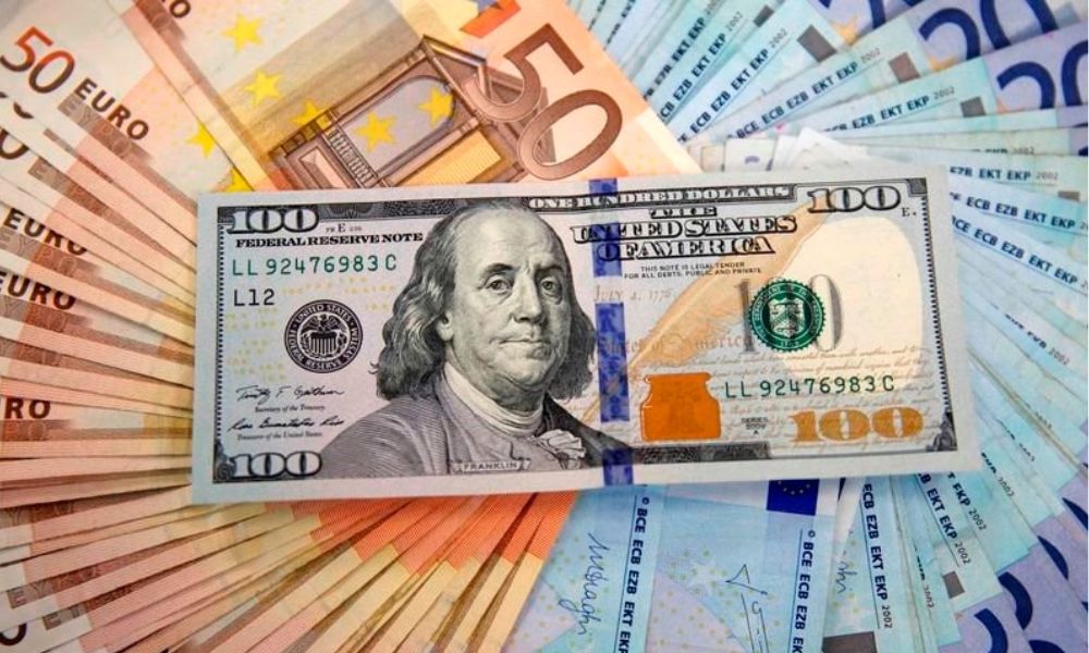 Hệ thống tài chính toàn cầu phụ thuộc vào USD