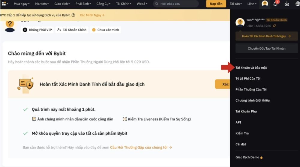 Truy cập vào mục “Tài khoản & Bảo mật”